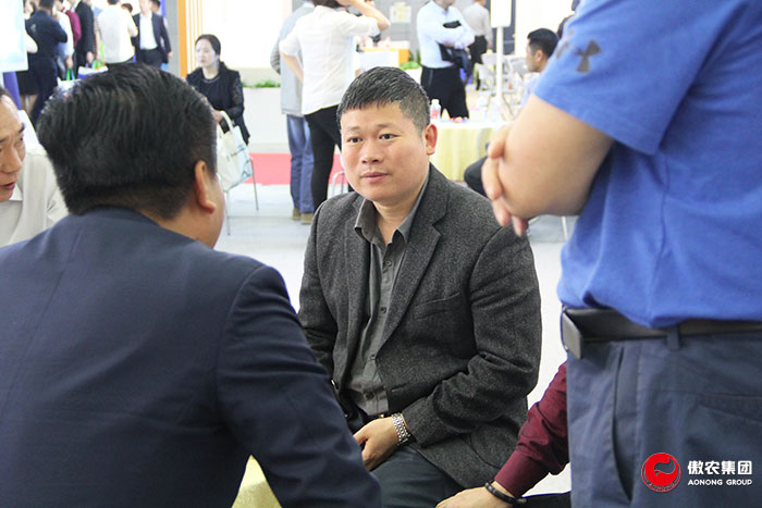 熟妇丰满多毛的大隂户