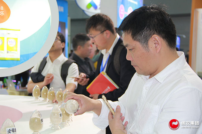 熟妇丰满多毛的大隂户