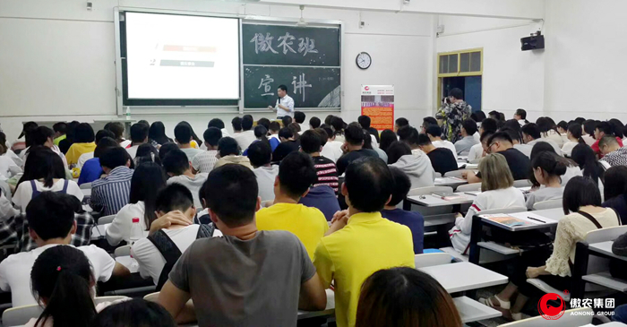 熟妇丰满多毛的大隂户