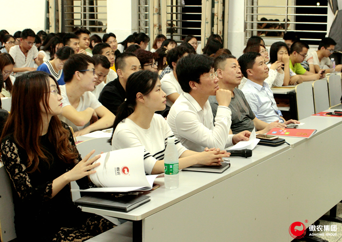 熟妇丰满多毛的大隂户