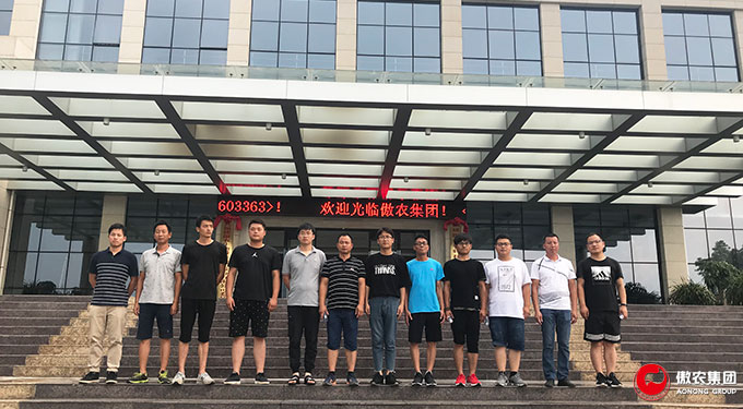 熟妇丰满多毛的大隂户