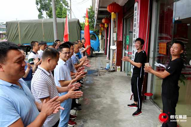 熟妇丰满多毛的大隂户