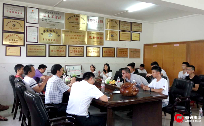 熟妇丰满多毛的大隂户