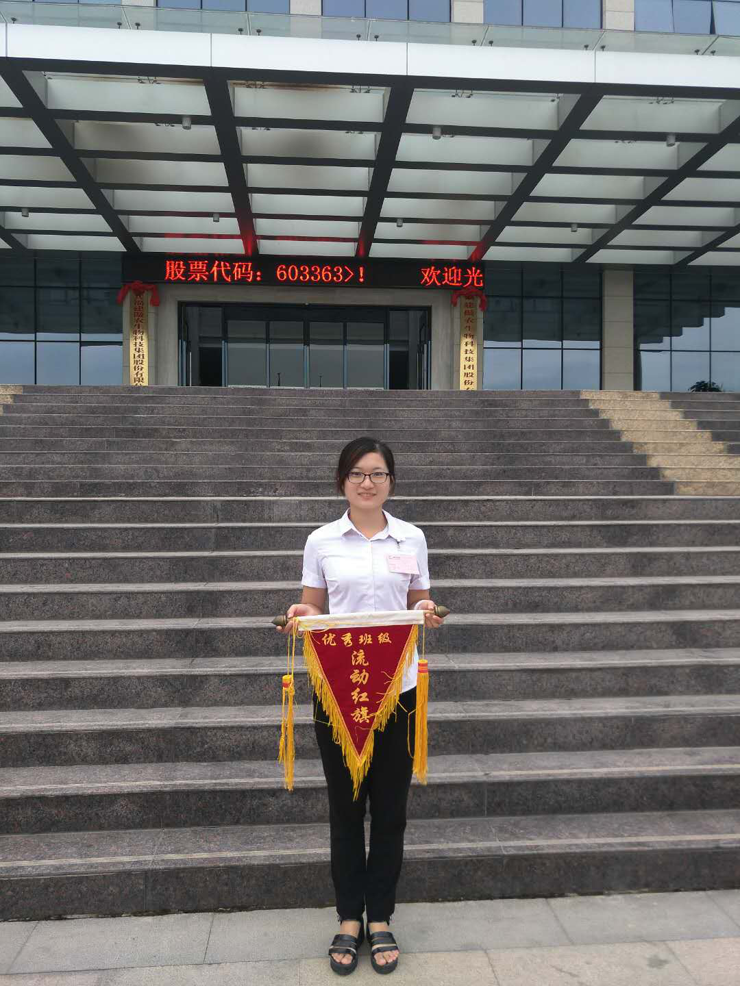 熟妇丰满多毛的大隂户