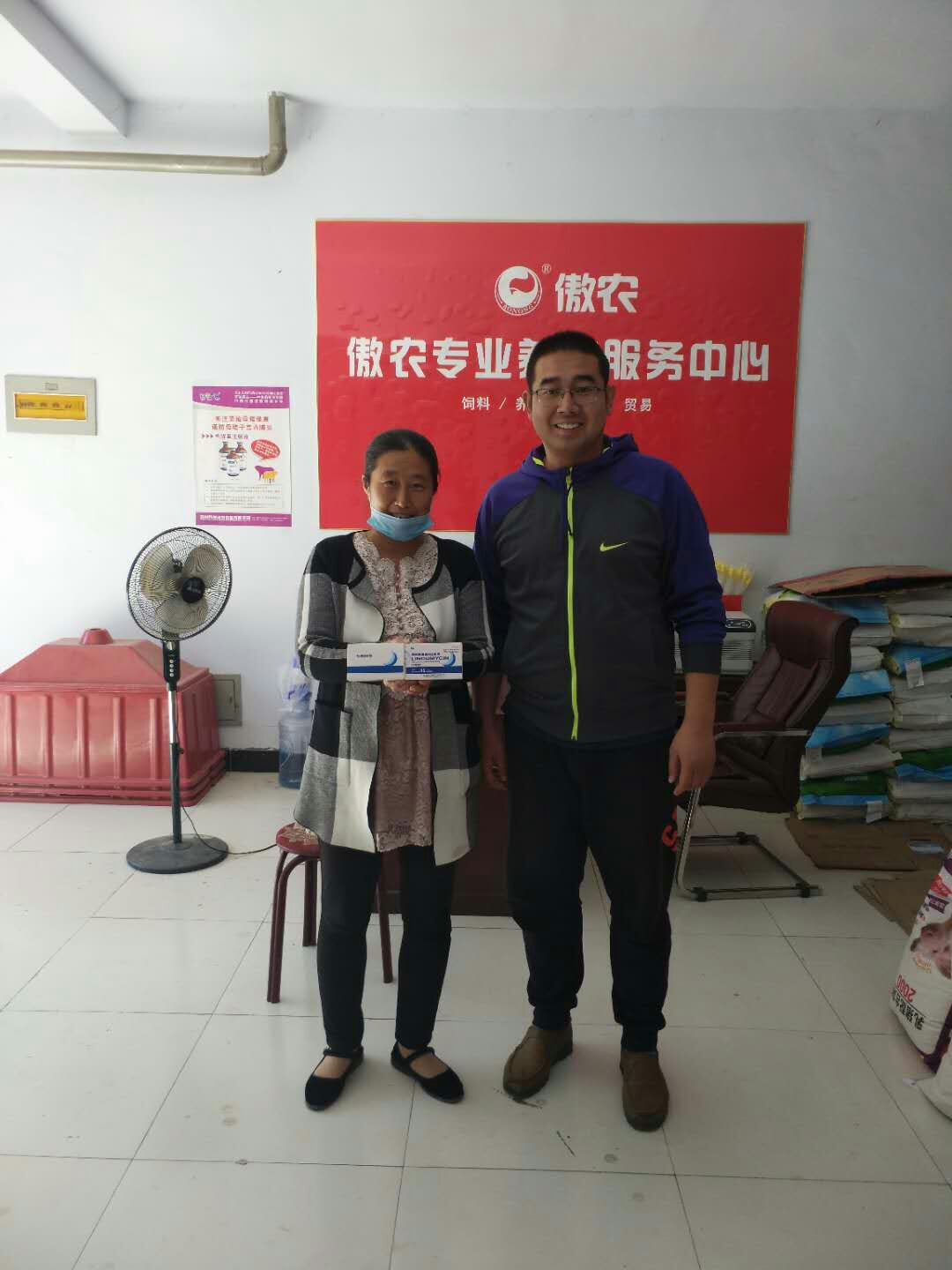 熟妇丰满多毛的大隂户