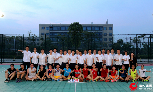 熟妇丰满多毛的大隂户