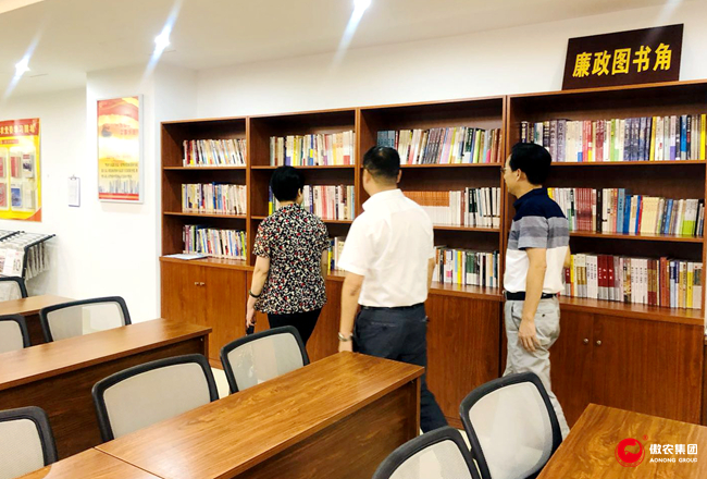 熟妇丰满多毛的大隂户