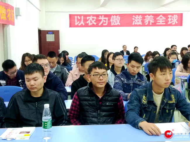 熟妇丰满多毛的大隂户