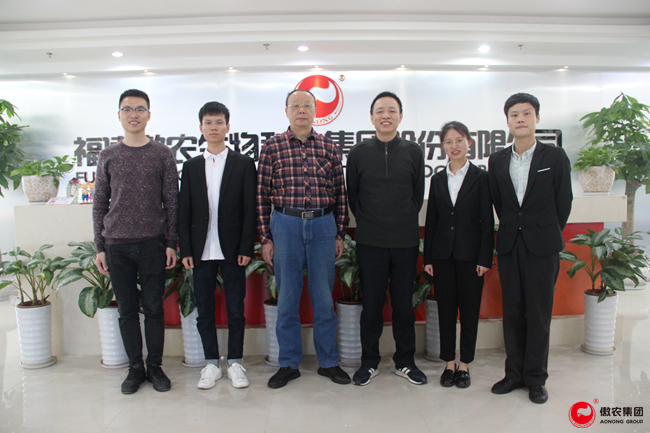 熟妇丰满多毛的大隂户