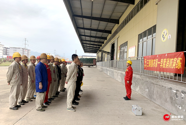 熟妇丰满多毛的大隂户