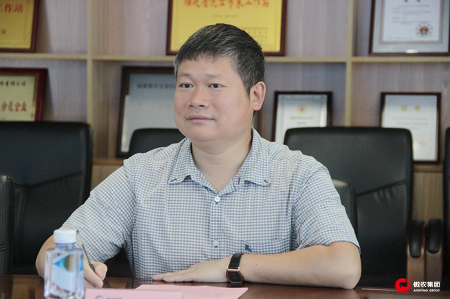 熟妇丰满多毛的大隂户