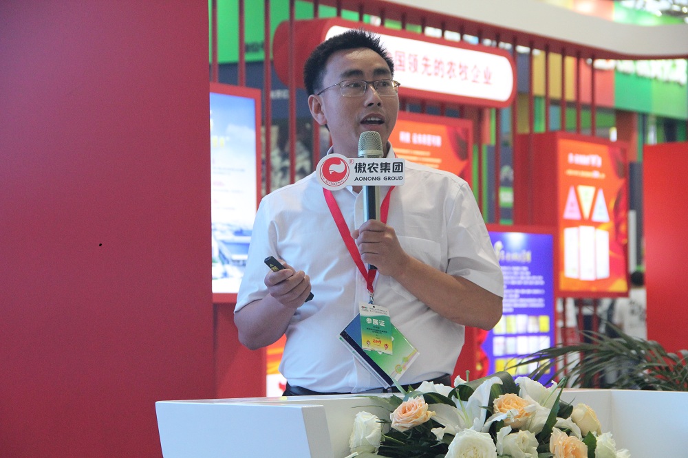 熟妇丰满多毛的大隂户