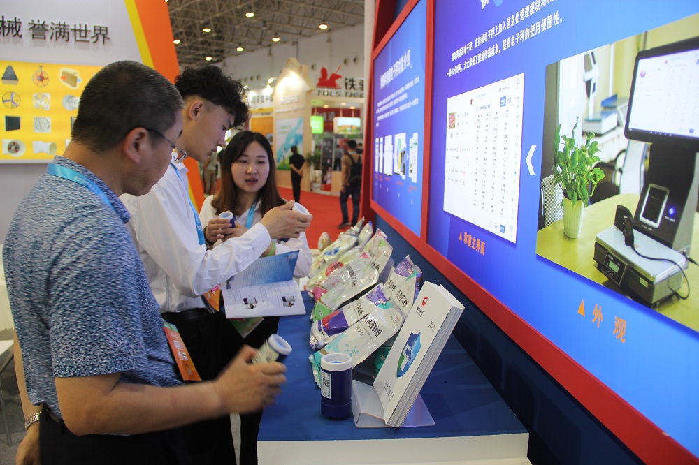 熟妇丰满多毛的大隂户