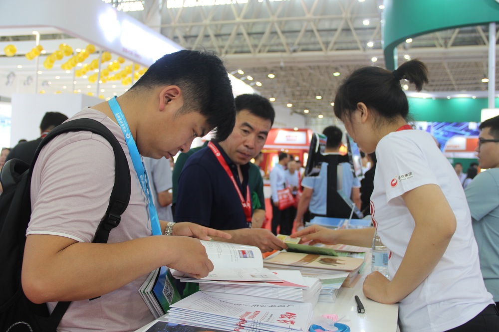 熟妇丰满多毛的大隂户