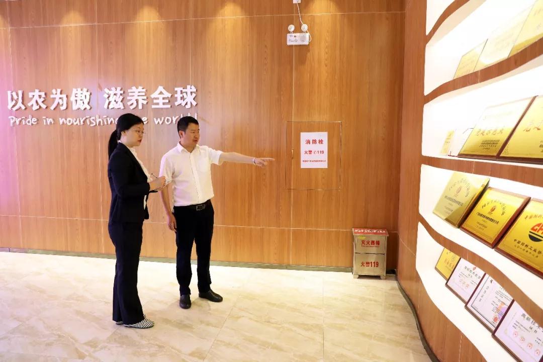 熟妇丰满多毛的大隂户