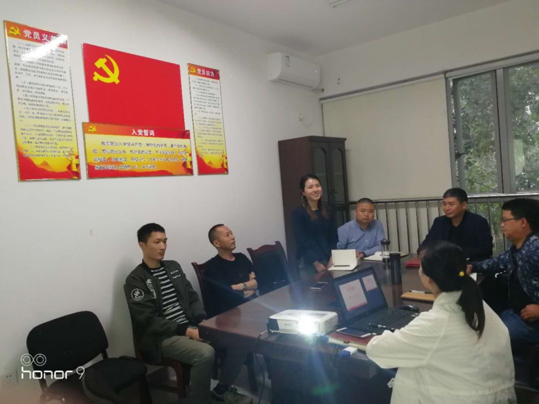 熟妇丰满多毛的大隂户