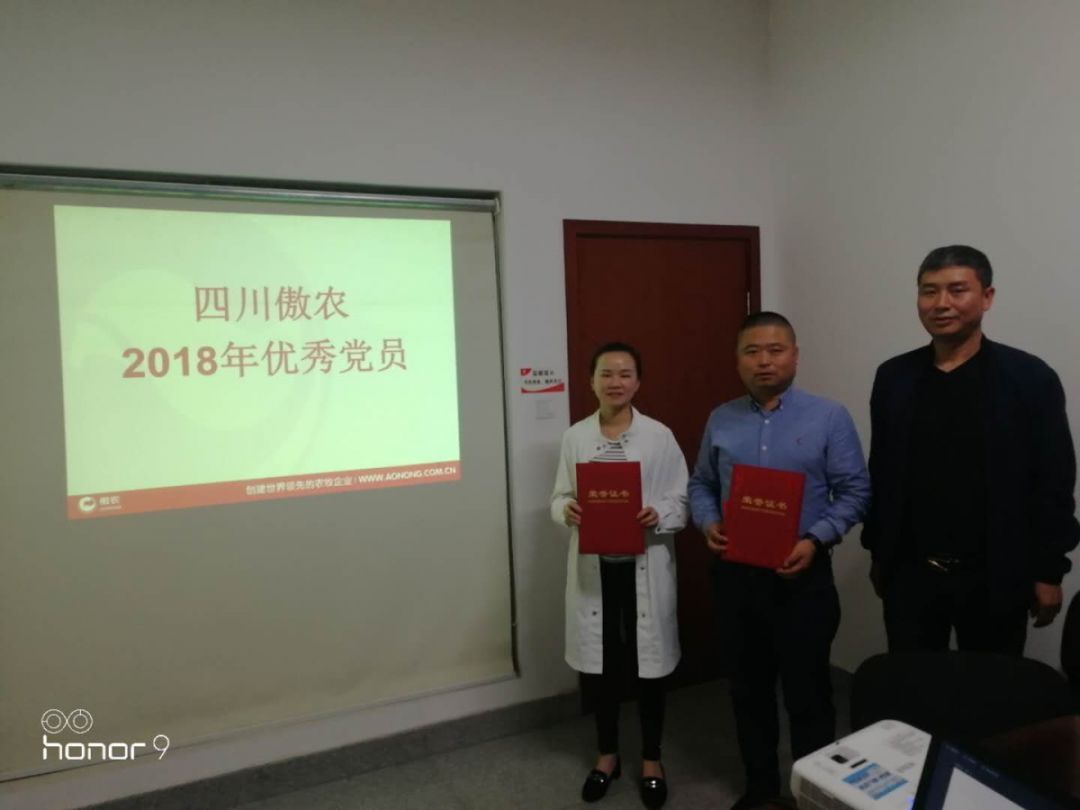 熟妇丰满多毛的大隂户