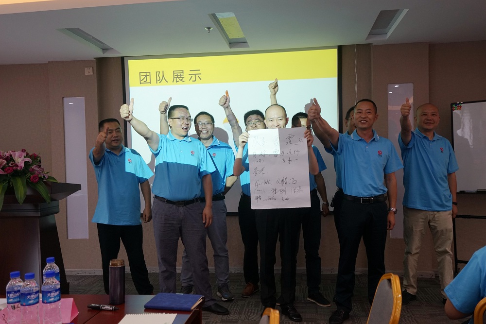 熟妇丰满多毛的大隂户