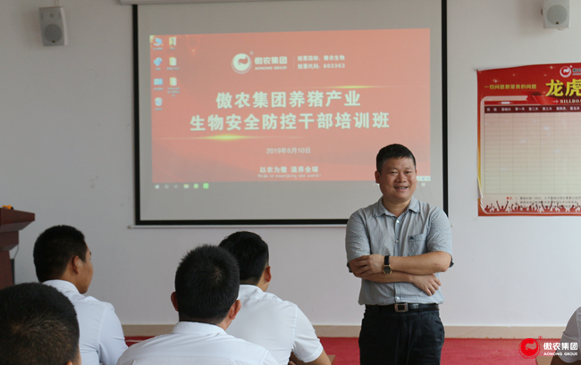 熟妇丰满多毛的大隂户