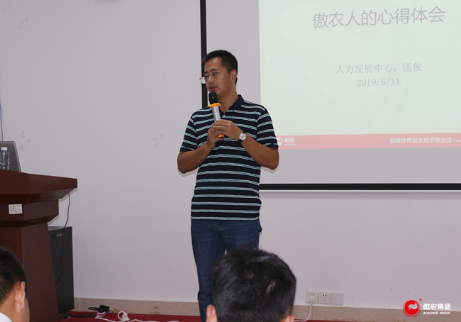 熟妇丰满多毛的大隂户