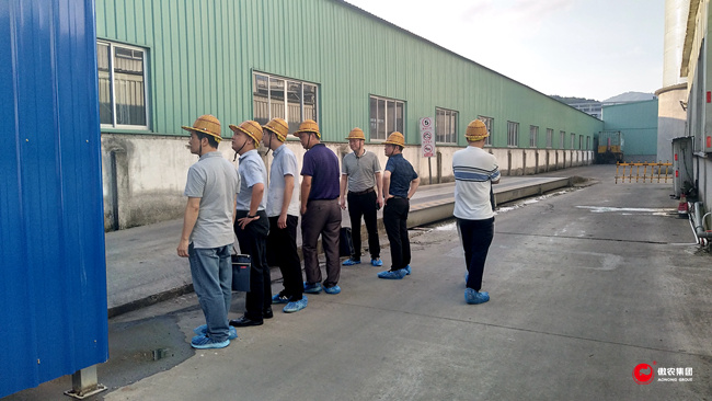 熟妇丰满多毛的大隂户