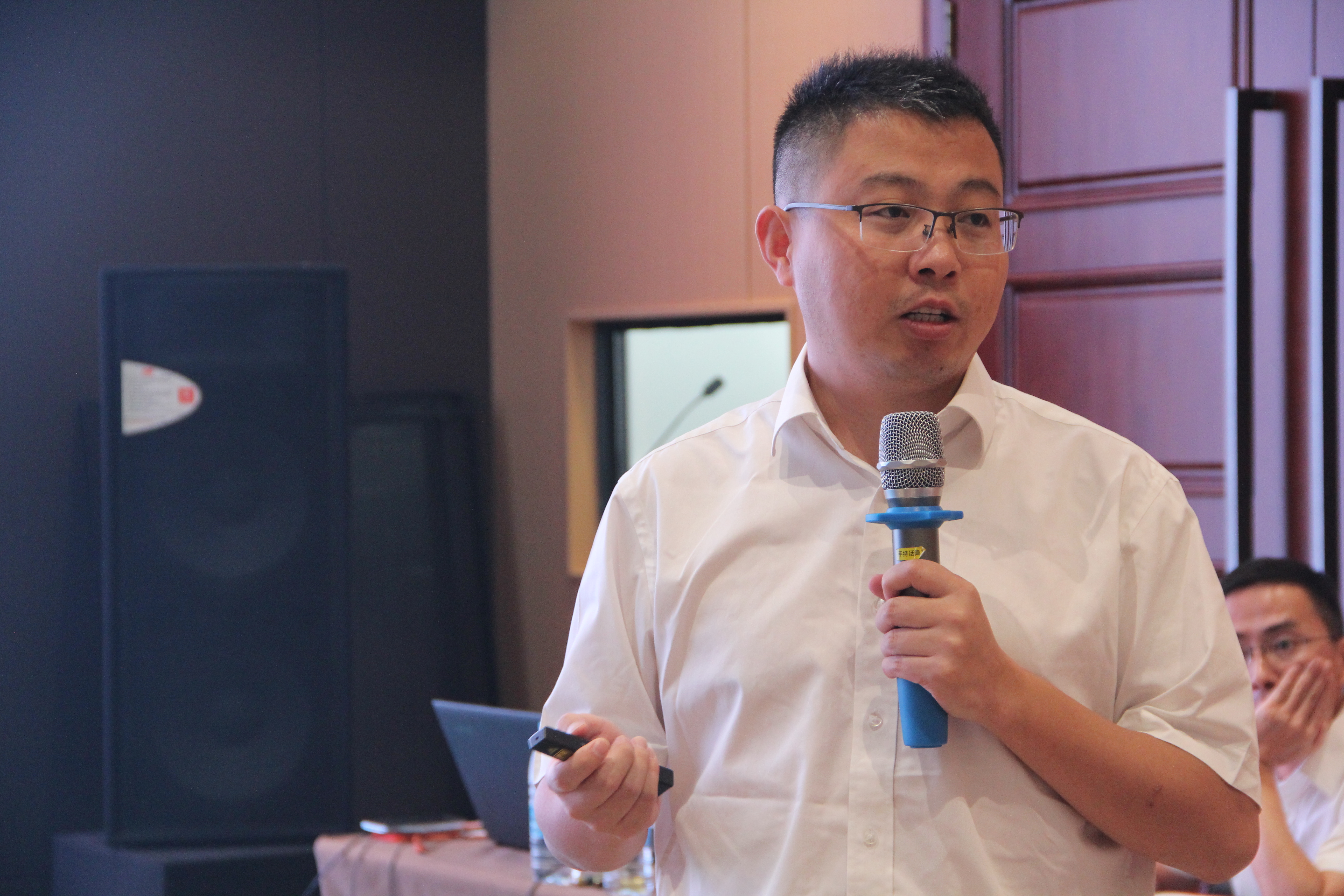 熟妇丰满多毛的大隂户