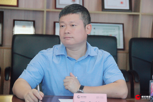 熟妇丰满多毛的大隂户