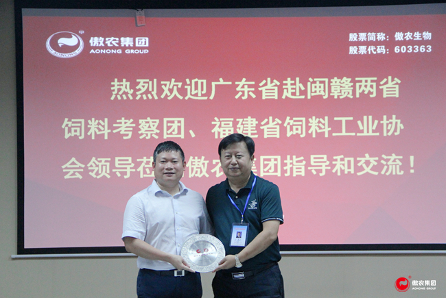 熟妇丰满多毛的大隂户