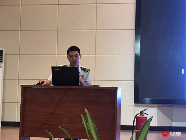 熟妇丰满多毛的大隂户