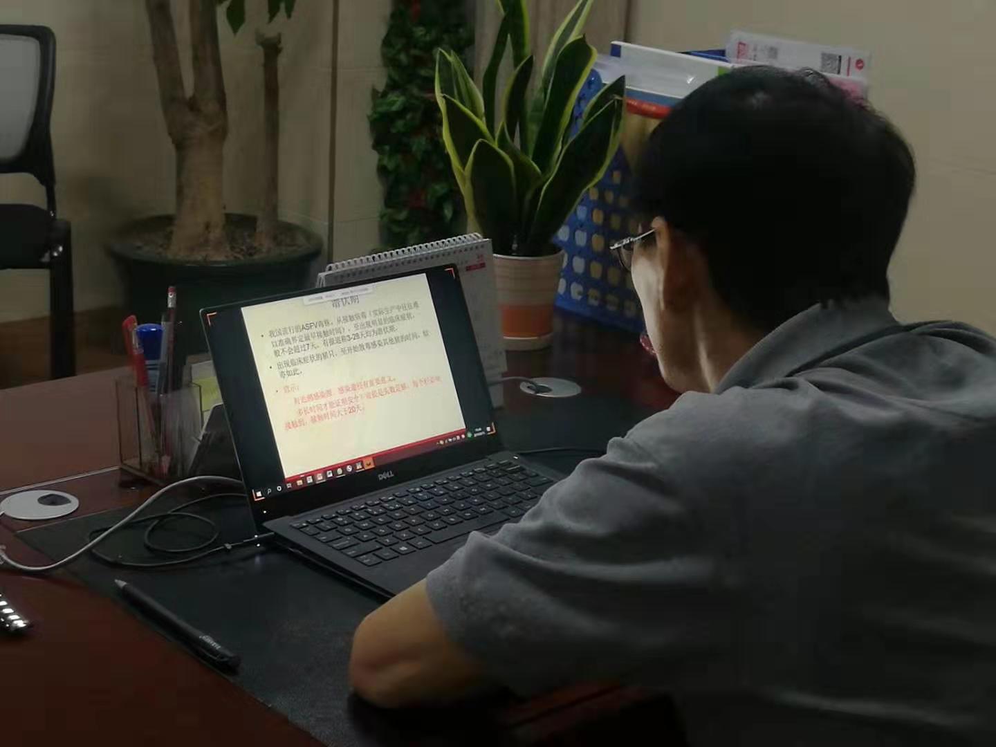 熟妇丰满多毛的大隂户