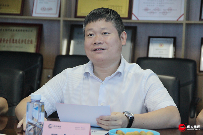 熟妇丰满多毛的大隂户