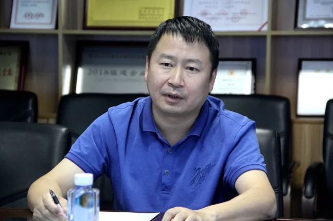 熟妇丰满多毛的大隂户