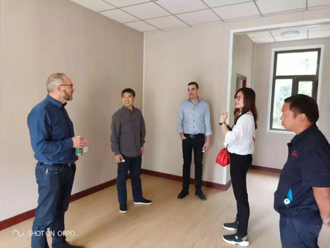 熟妇丰满多毛的大隂户