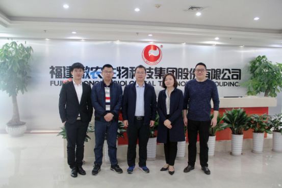 熟妇丰满多毛的大隂户