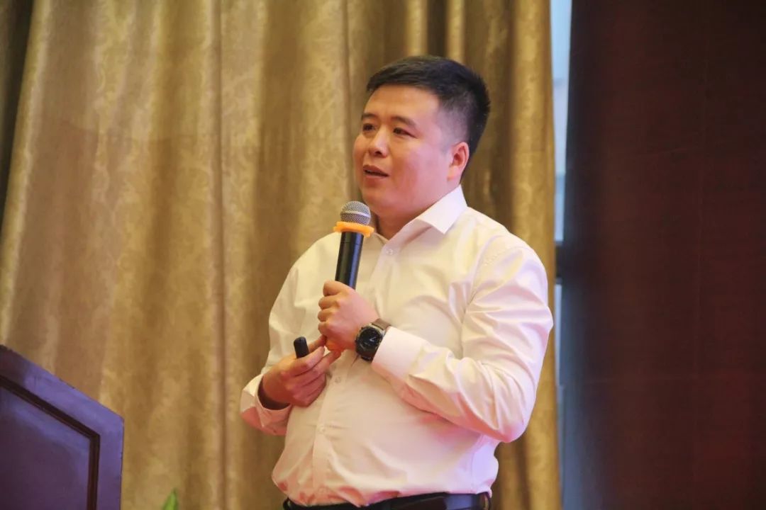 熟妇丰满多毛的大隂户