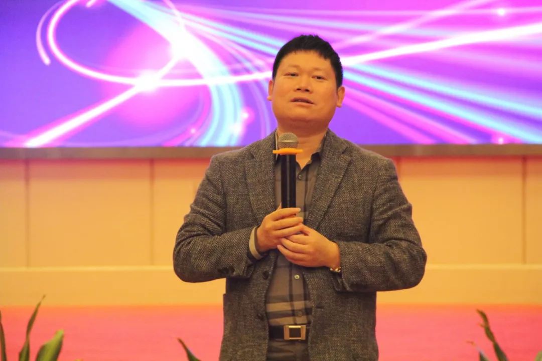 熟妇丰满多毛的大隂户