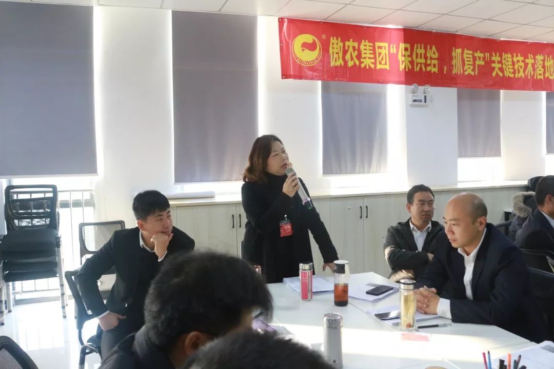 熟妇丰满多毛的大隂户