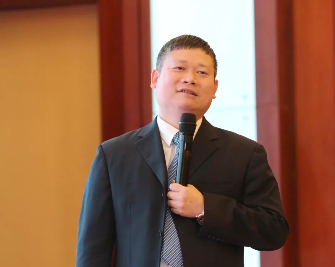 熟妇丰满多毛的大隂户