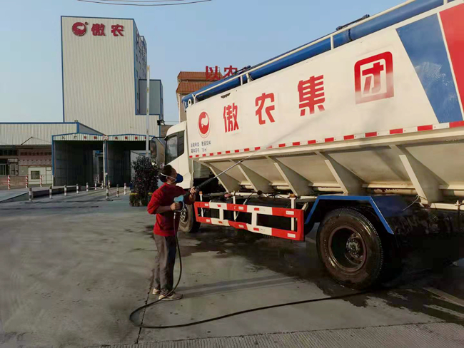 熟妇丰满多毛的大隂户