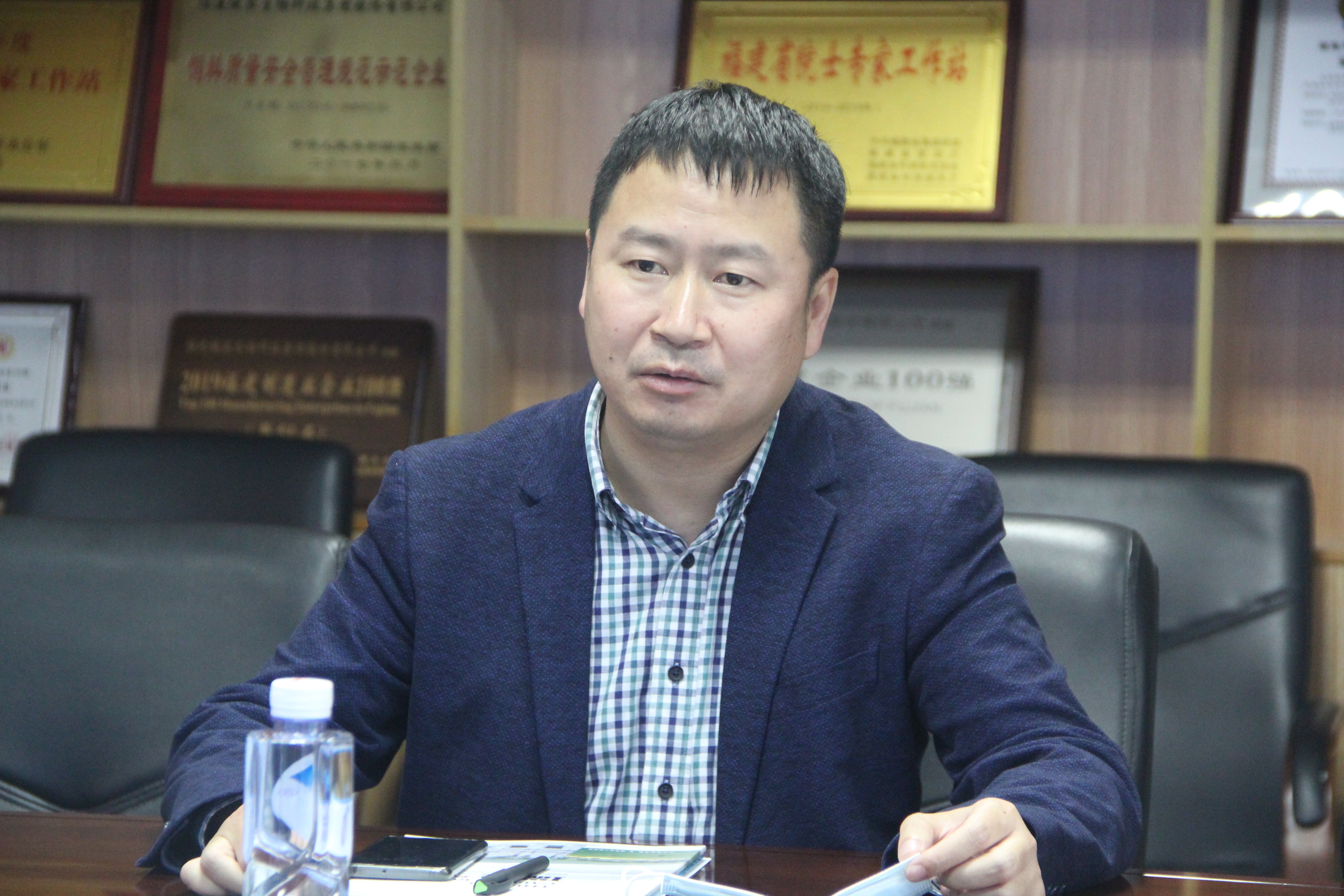 熟妇丰满多毛的大隂户