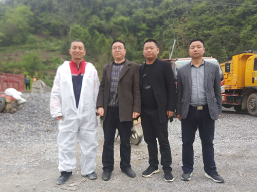 熟妇丰满多毛的大隂户