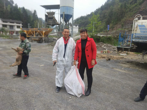 熟妇丰满多毛的大隂户