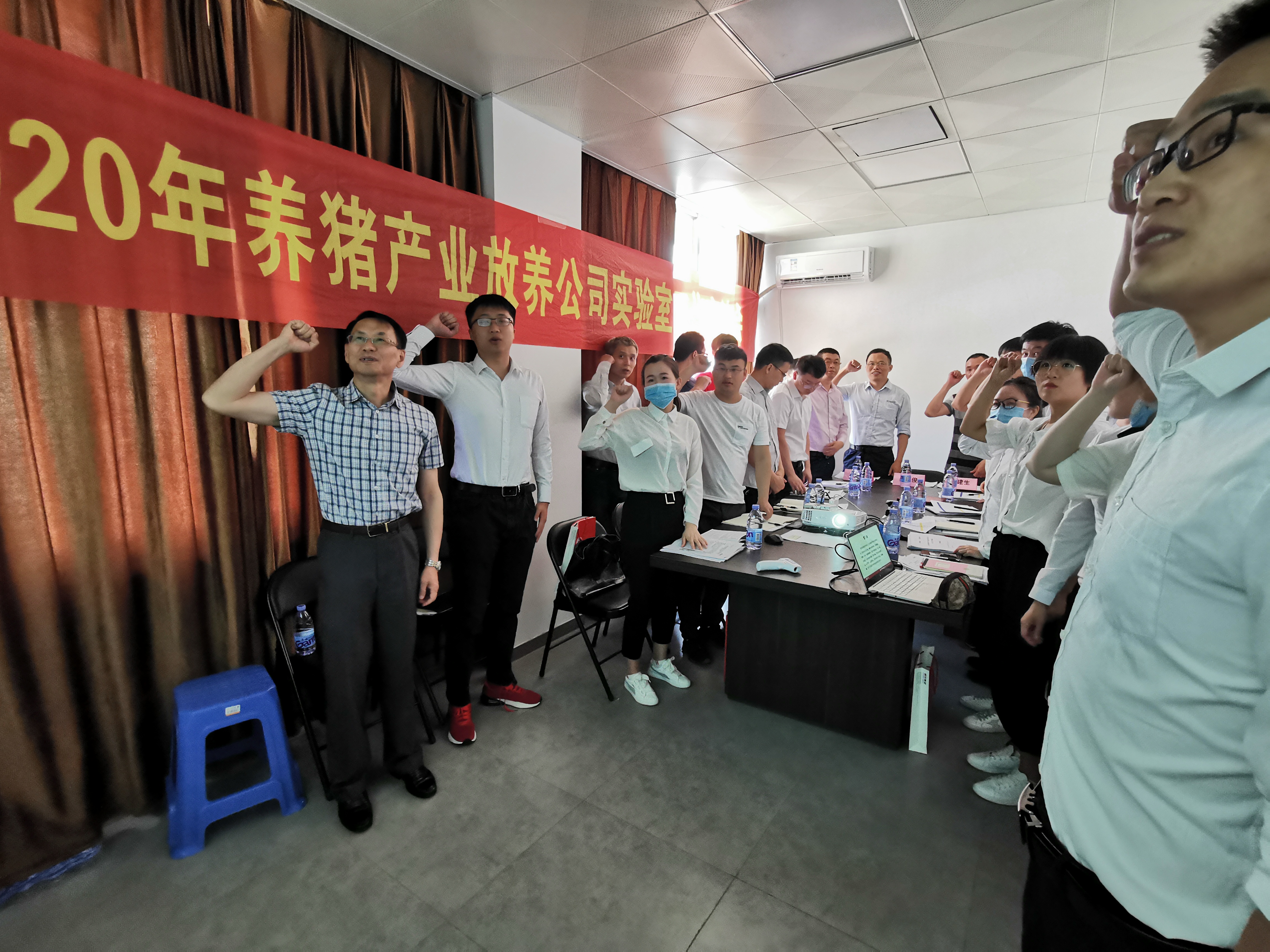 熟妇丰满多毛的大隂户