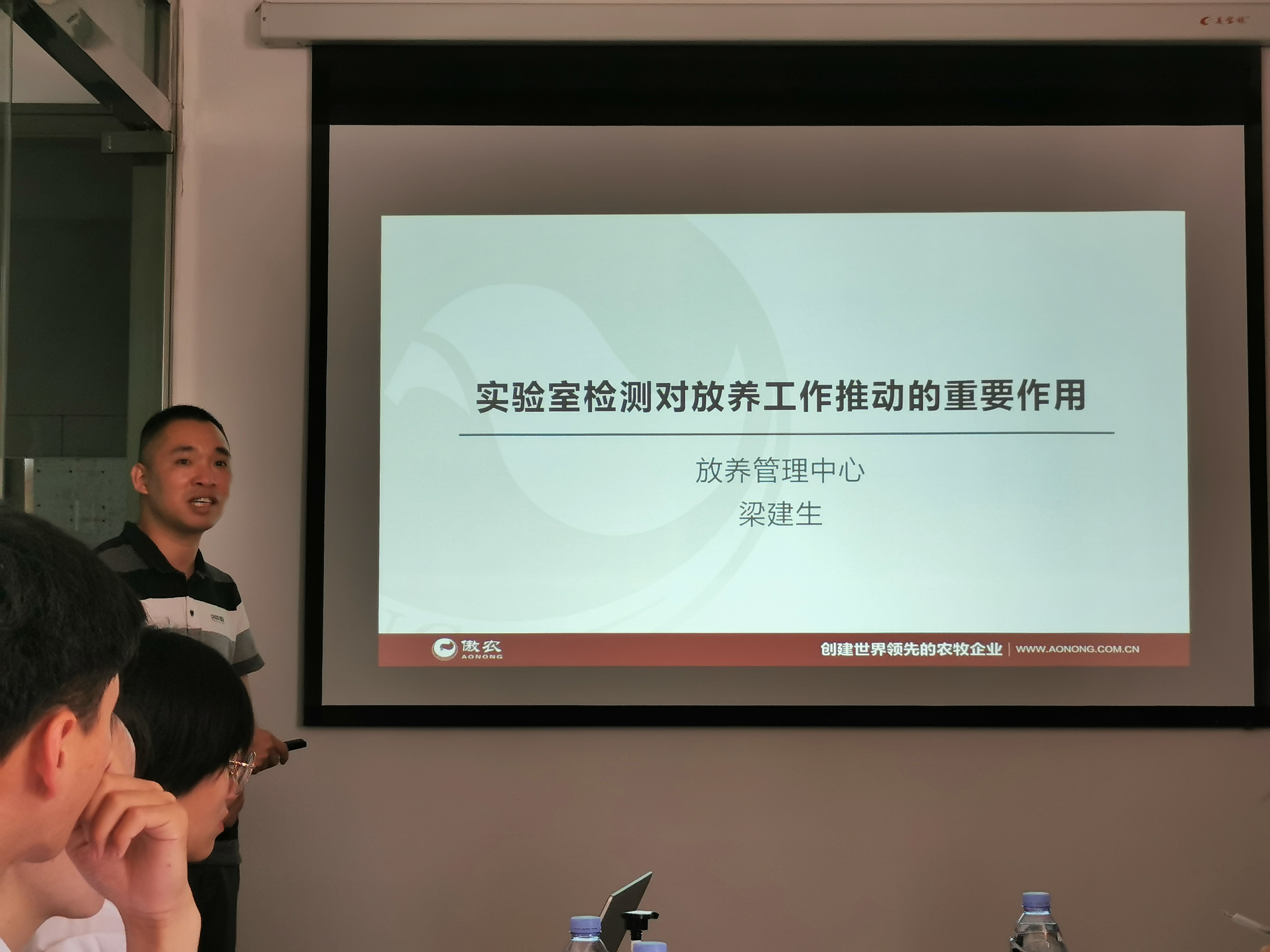 熟妇丰满多毛的大隂户