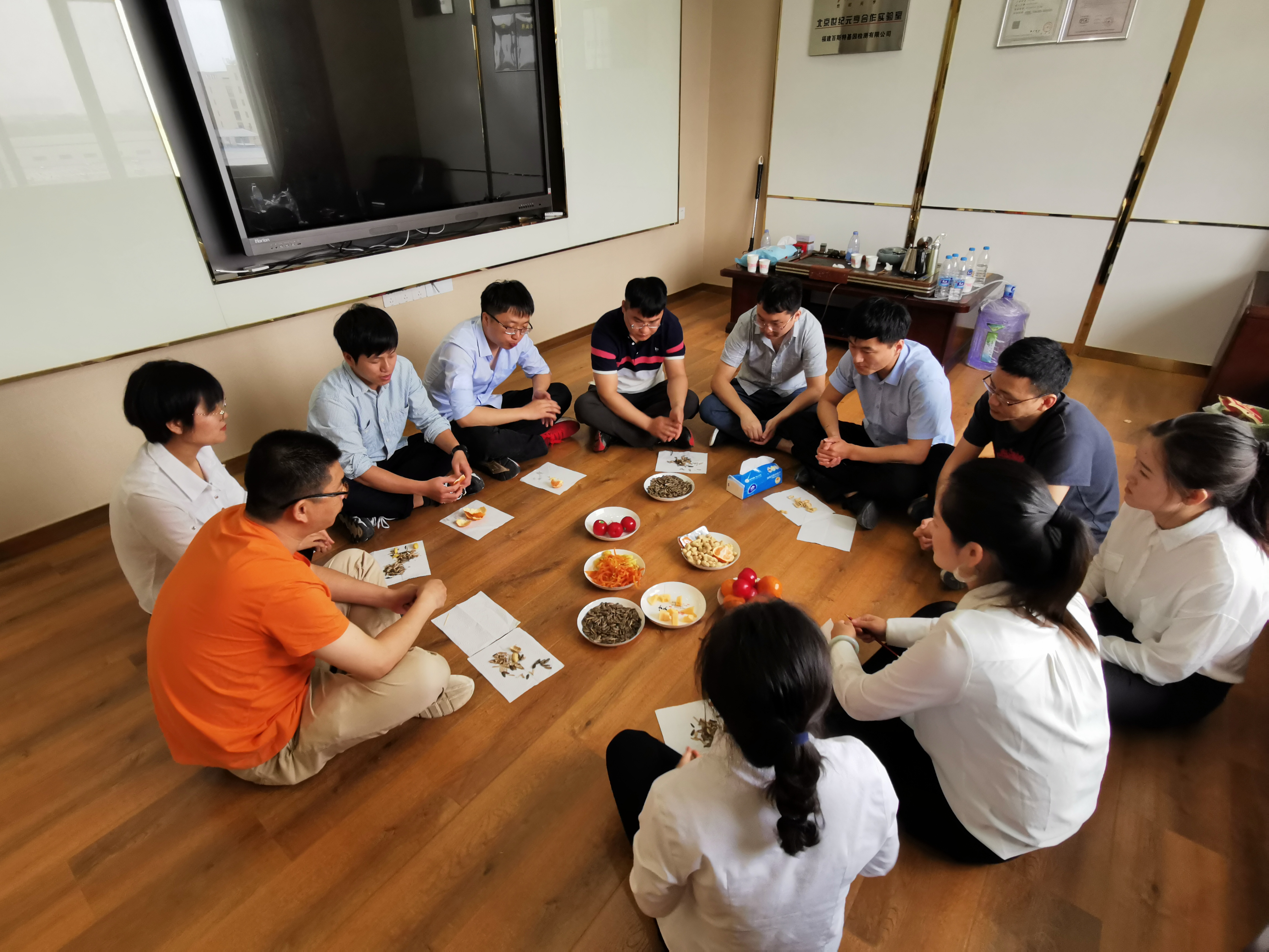 熟妇丰满多毛的大隂户