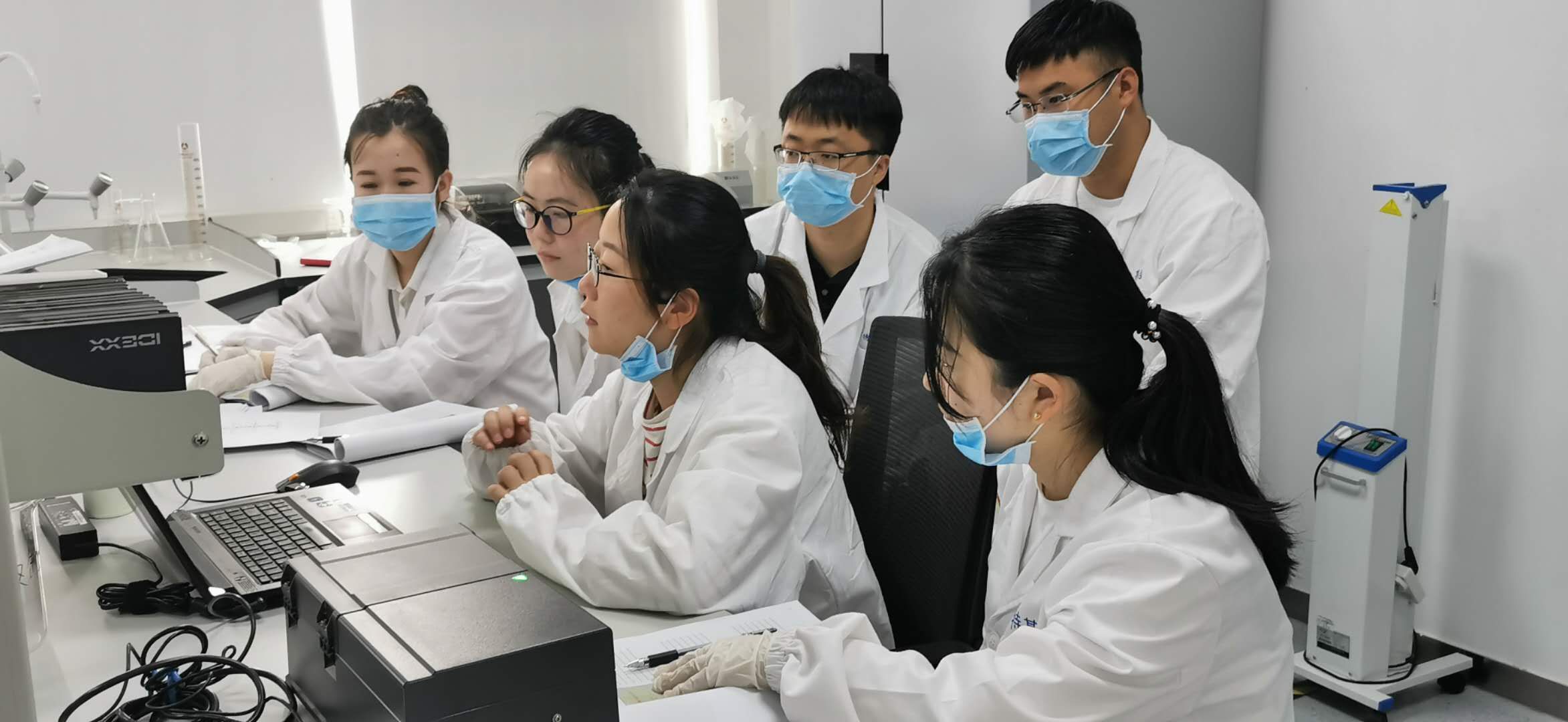 熟妇丰满多毛的大隂户