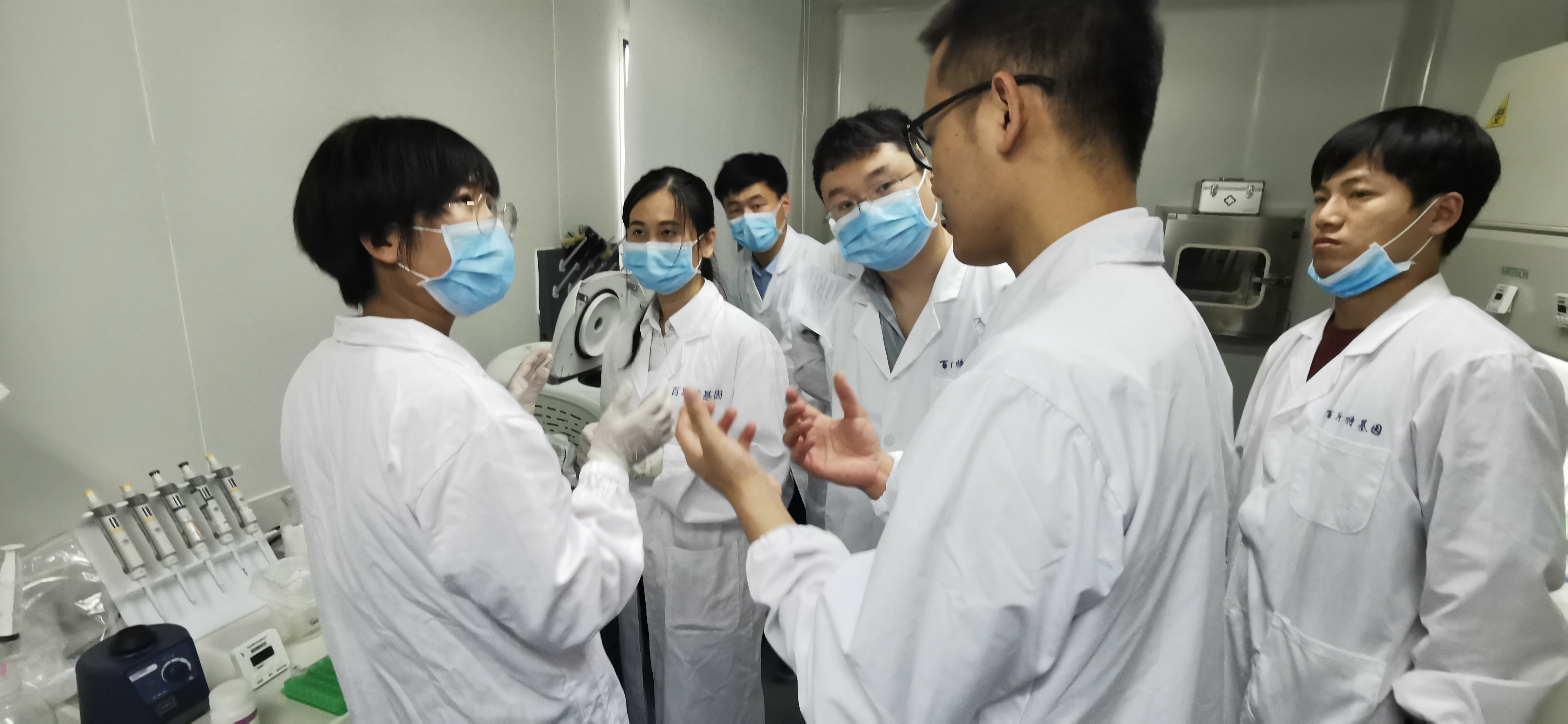 熟妇丰满多毛的大隂户