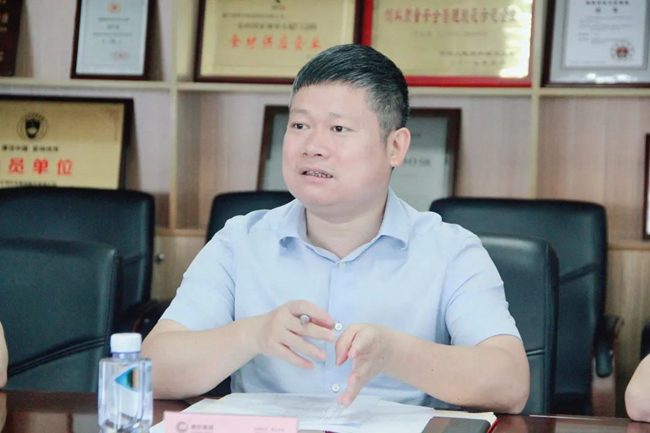 熟妇丰满多毛的大隂户