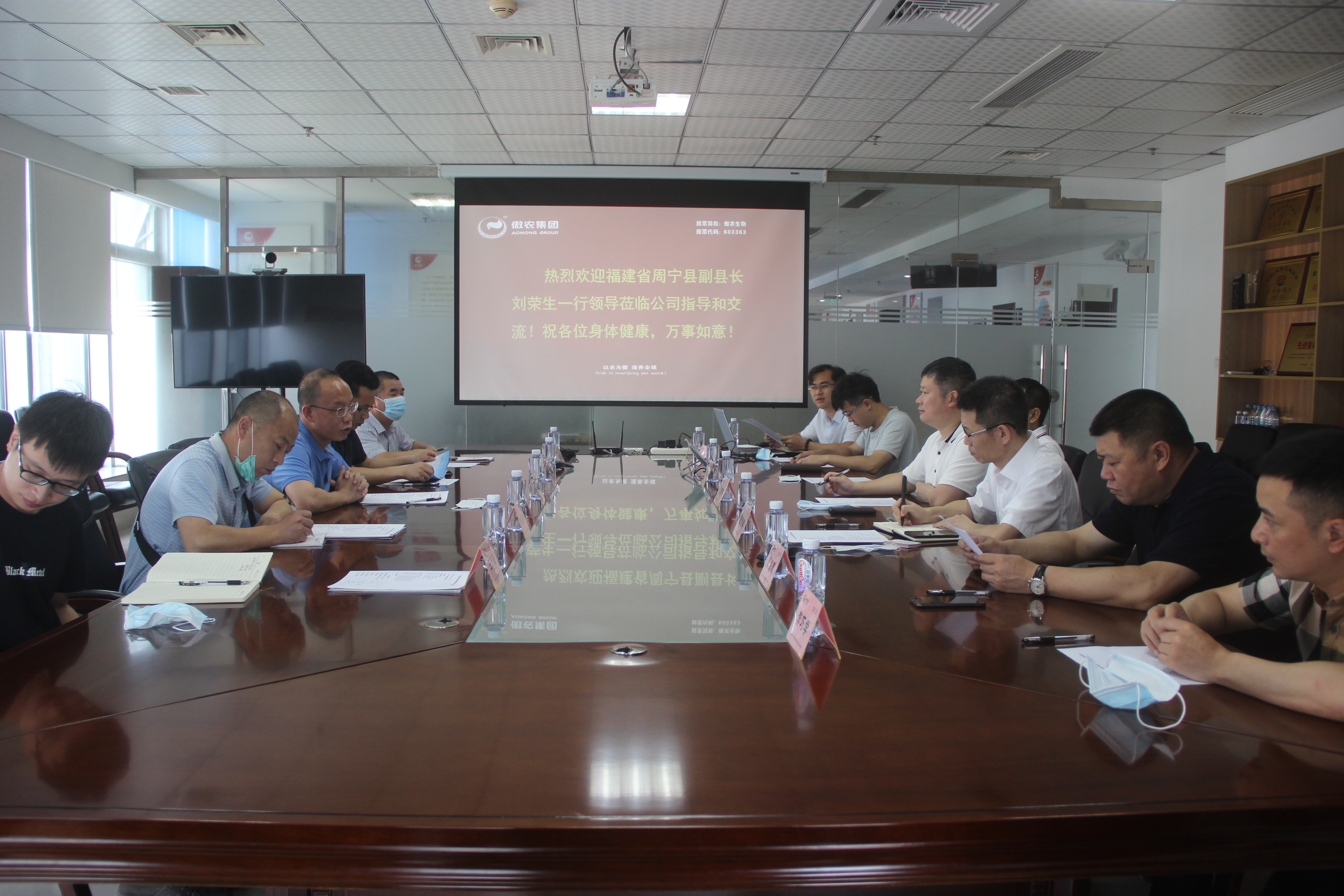 熟妇丰满多毛的大隂户