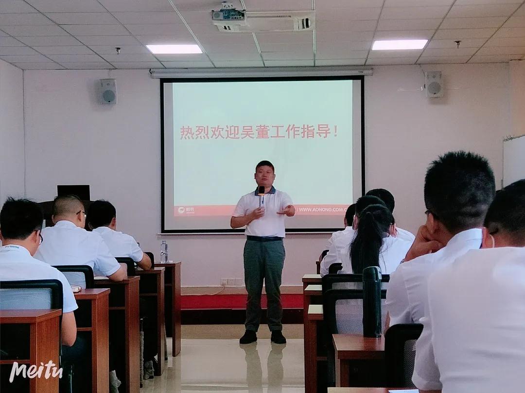 熟妇丰满多毛的大隂户